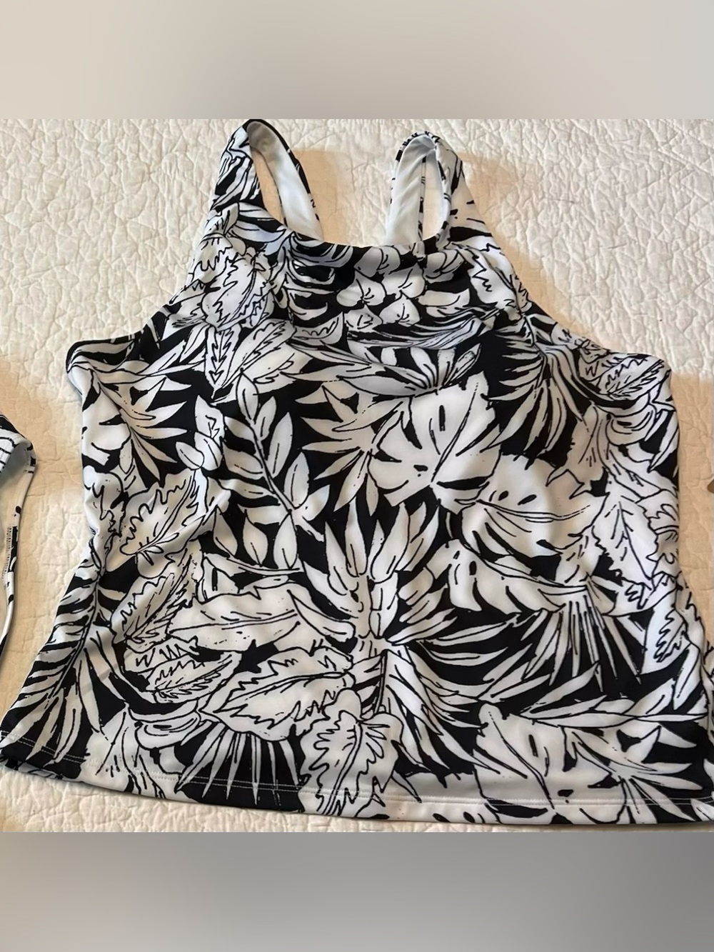 Women’s sz L Eddie Bauer two piece black & white bathing suit tropical leaf nwt